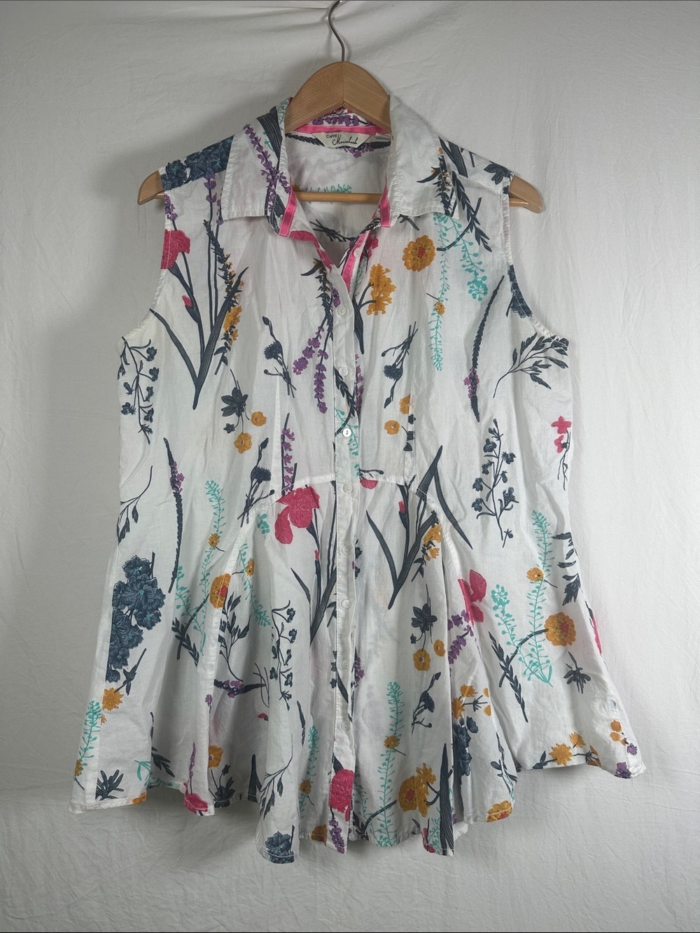 White Sleeveless Button-Front Floral Tunic